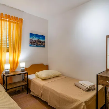 2 Bedroom Amazing In Apartment *